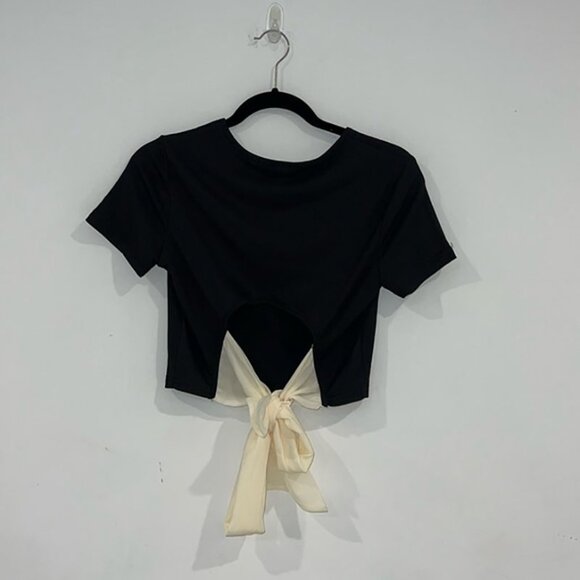 SHEIN Privé Black Tie Back Round Neck Rib Knit Crop top size Medium - Picture 4 of 9